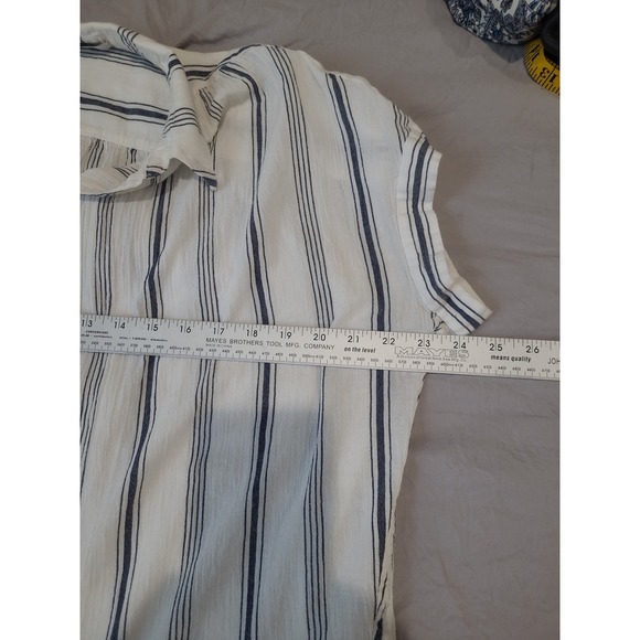Madewell Central Women's SZ M blue white stripe button down top coastal Beachy - Picture 7 of 8